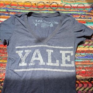 Yale teeshirt